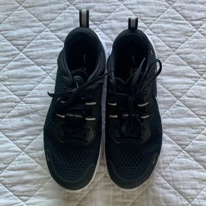NIKE miler react